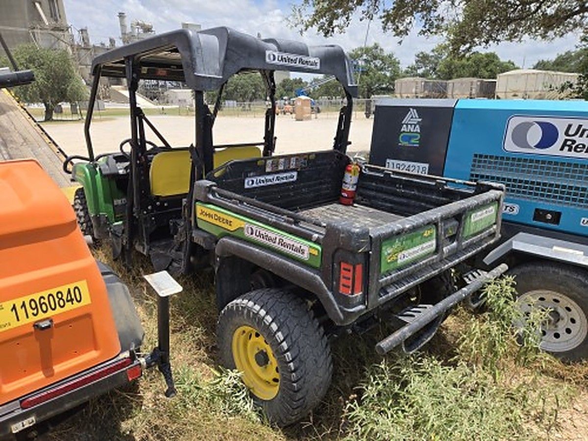 JOHN DEERE XUV855M S4 photo 4