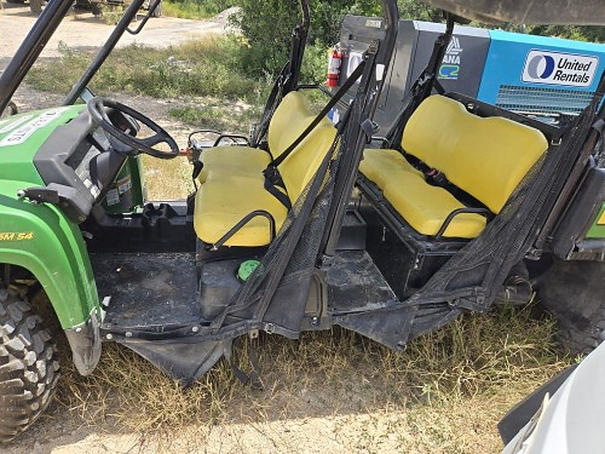 JOHN DEERE XUV855M S4 photo 8
