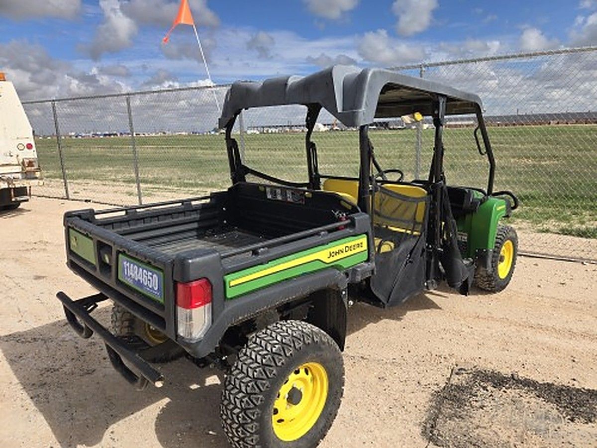 JOHN DEERE XUV855M S4 photo 3