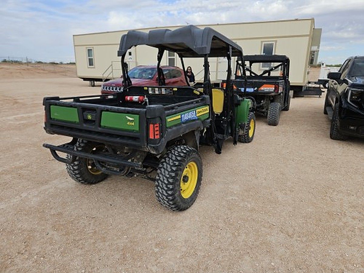 JOHN DEERE XUV855M S4 photo 4