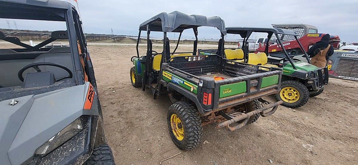 JOHN DEERE XUV855M S4 photo 2