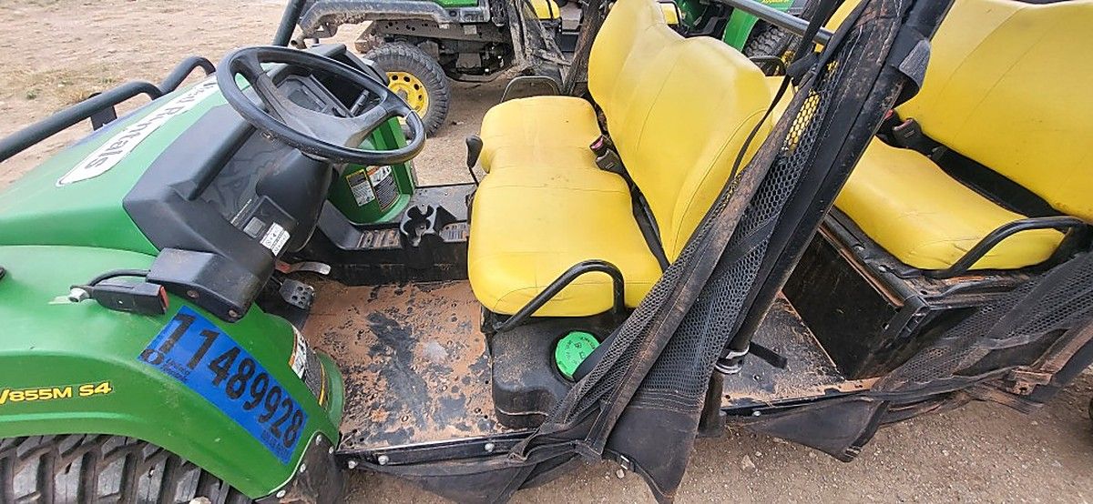 JOHN DEERE XUV855M S4 photo 3