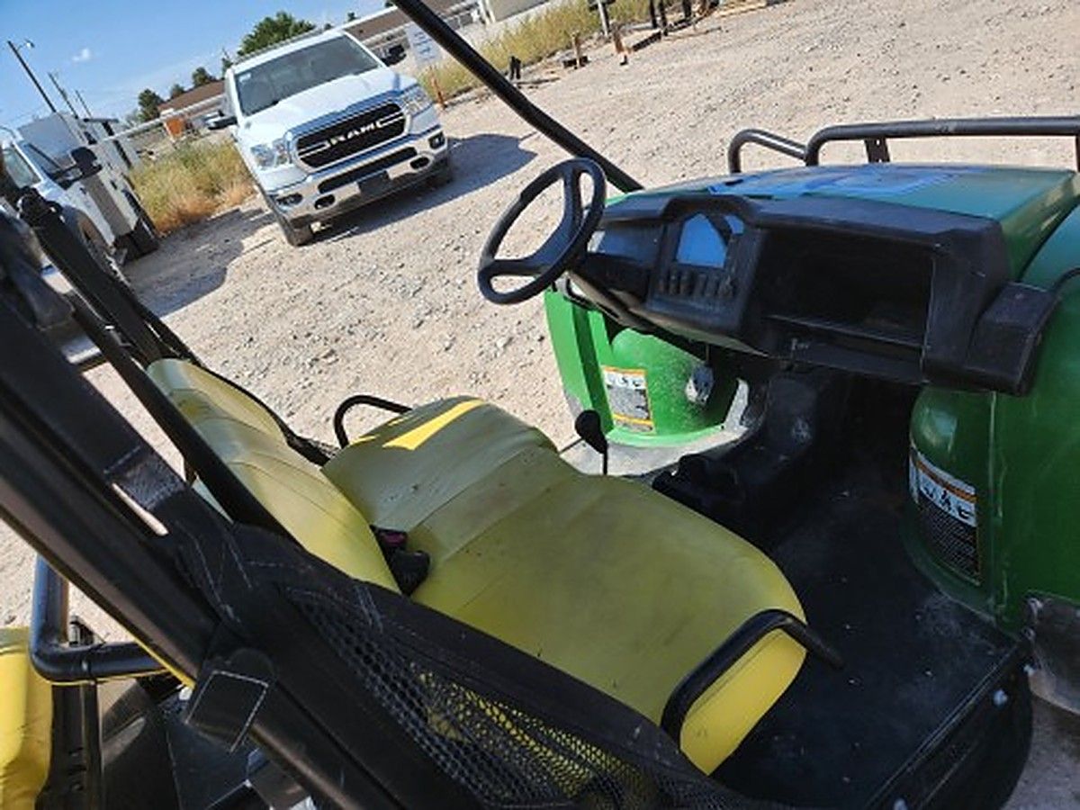 JOHN DEERE XUV855M S4 photo 3
