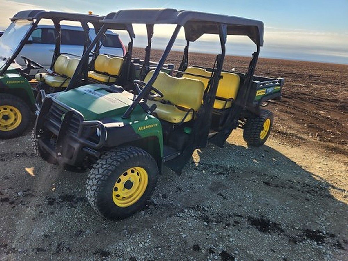 JOHN DEERE XUV855M S4 photo 4