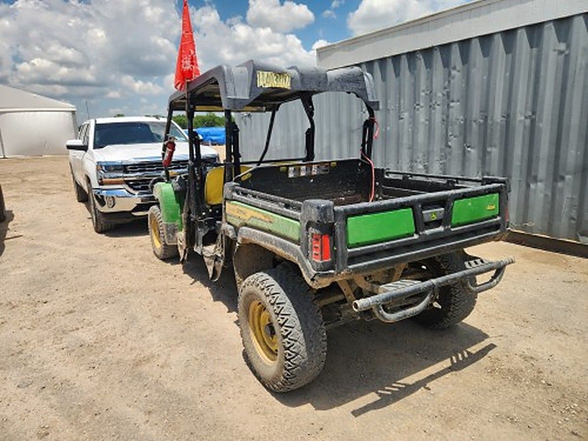 JOHN DEERE XUV855M photo 4