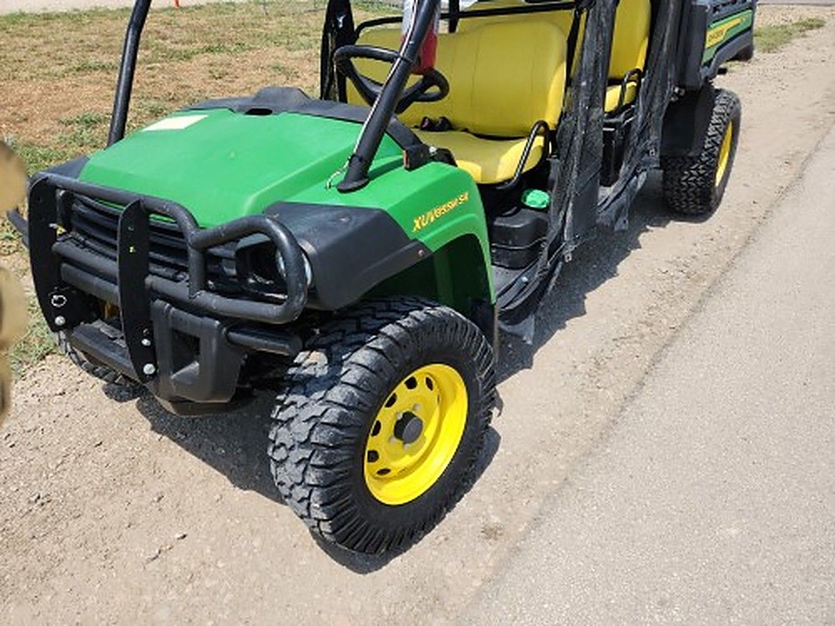 JOHN DEERE XUV855M photo 8