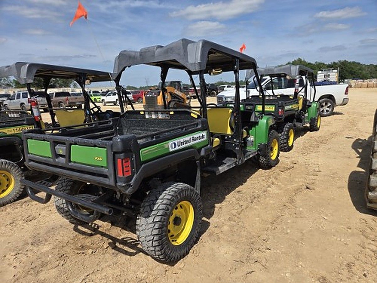 JOHN DEERE XUV855M photo 2