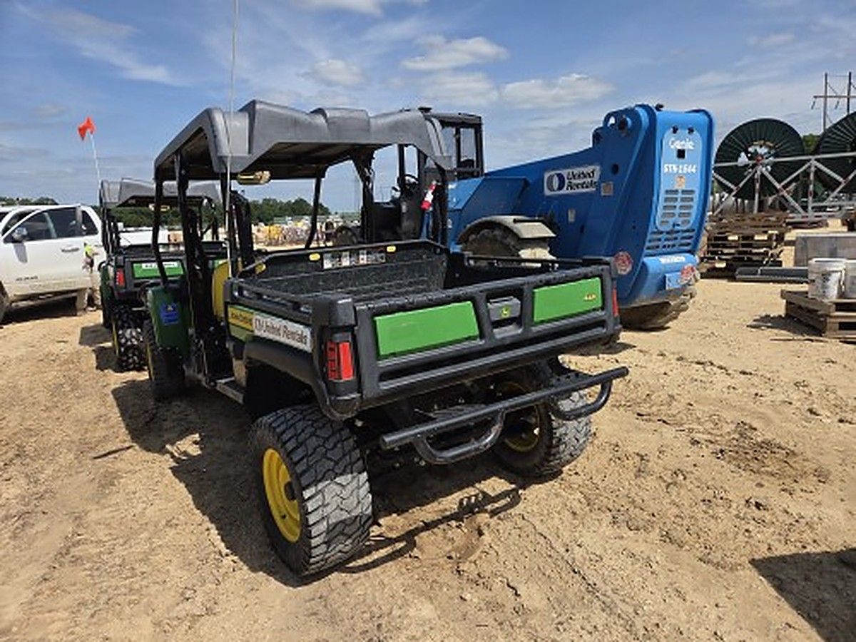 JOHN DEERE XUV855M photo 3