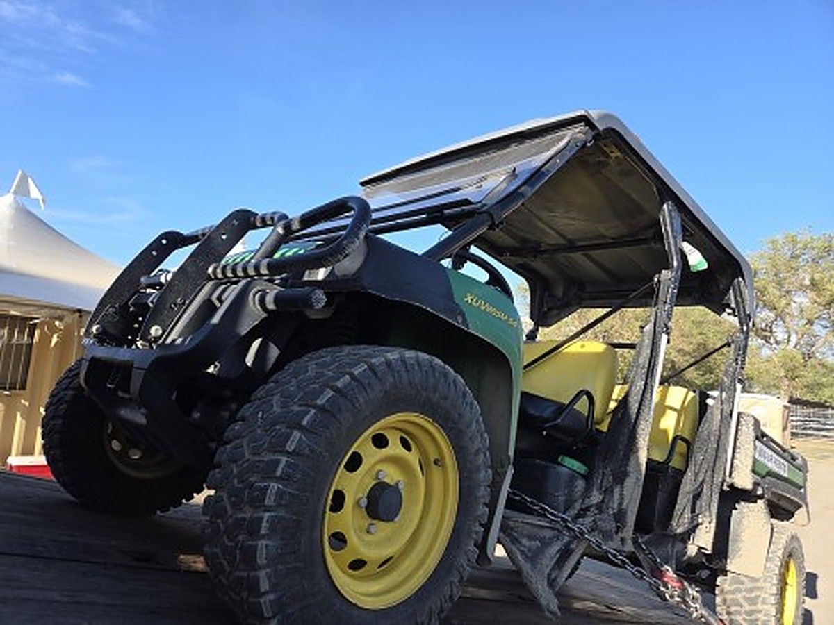 JOHN DEERE XUV855M photo 4
