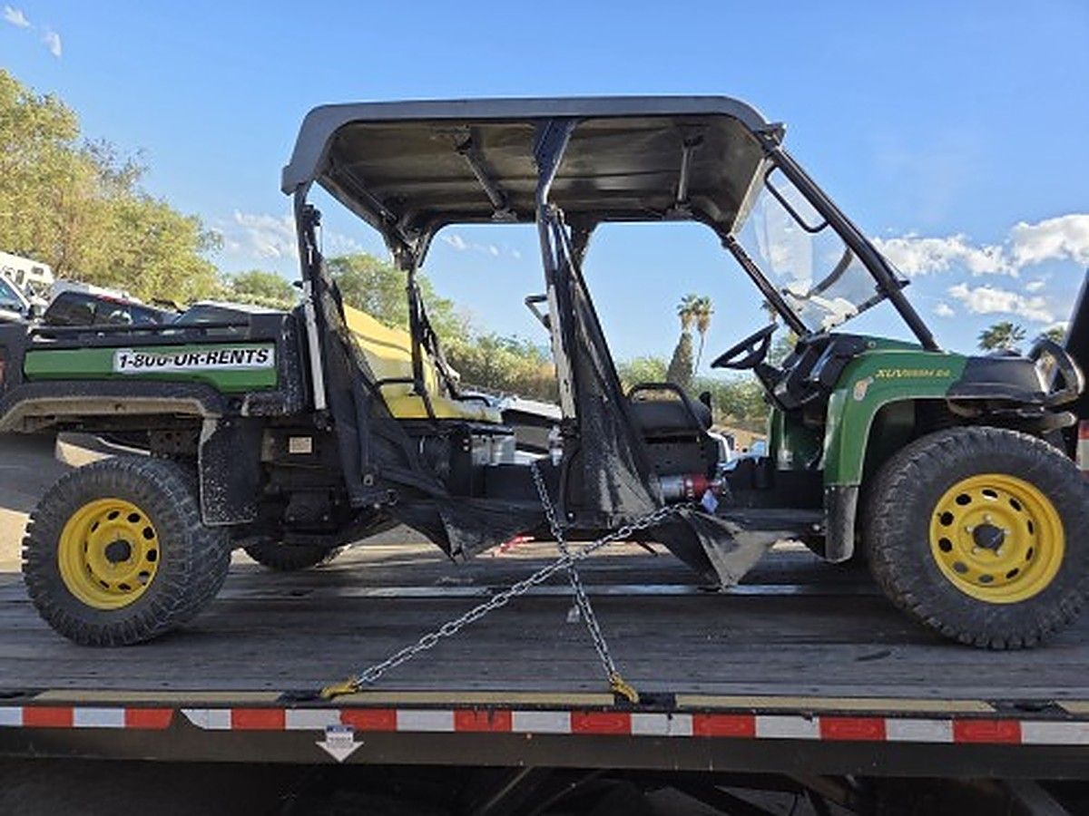 JOHN DEERE XUV855M photo 10
