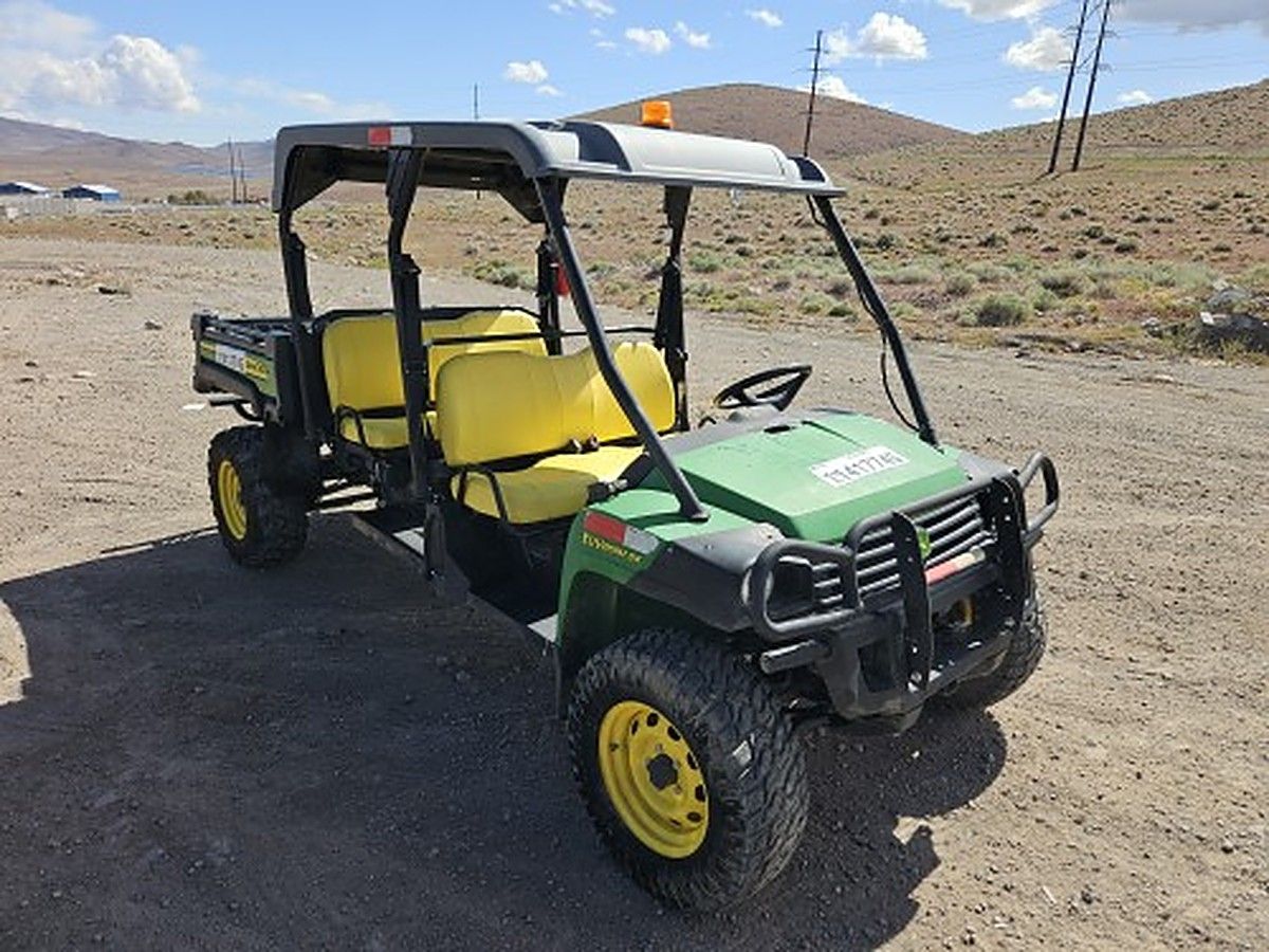 JOHN DEERE XUV855M photo 2
