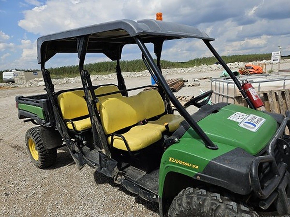 JOHN DEERE XUV855M photo 2
