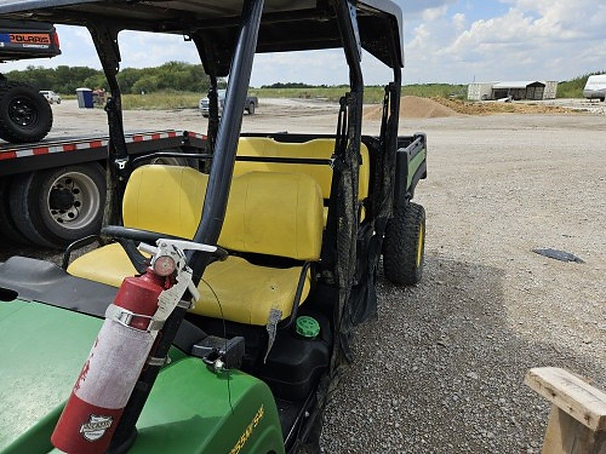 JOHN DEERE XUV855M photo 3