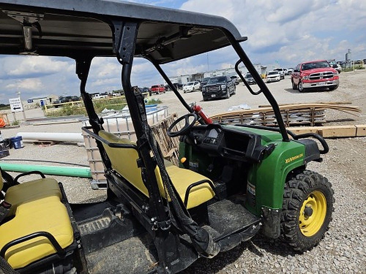 JOHN DEERE XUV855M photo 5