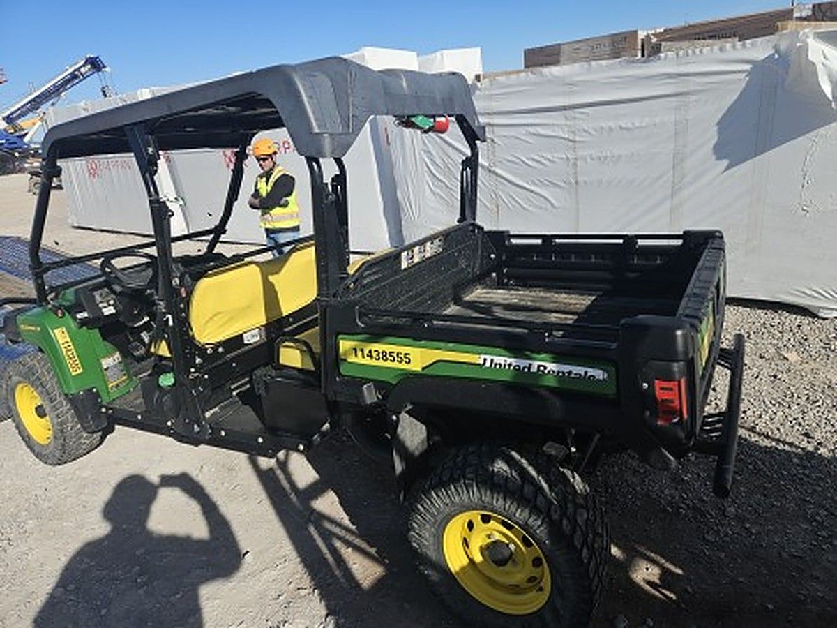 JOHN DEERE XUV855M photo 3