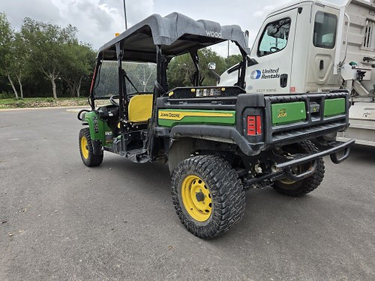 JOHN DEERE XUV855M photo 3