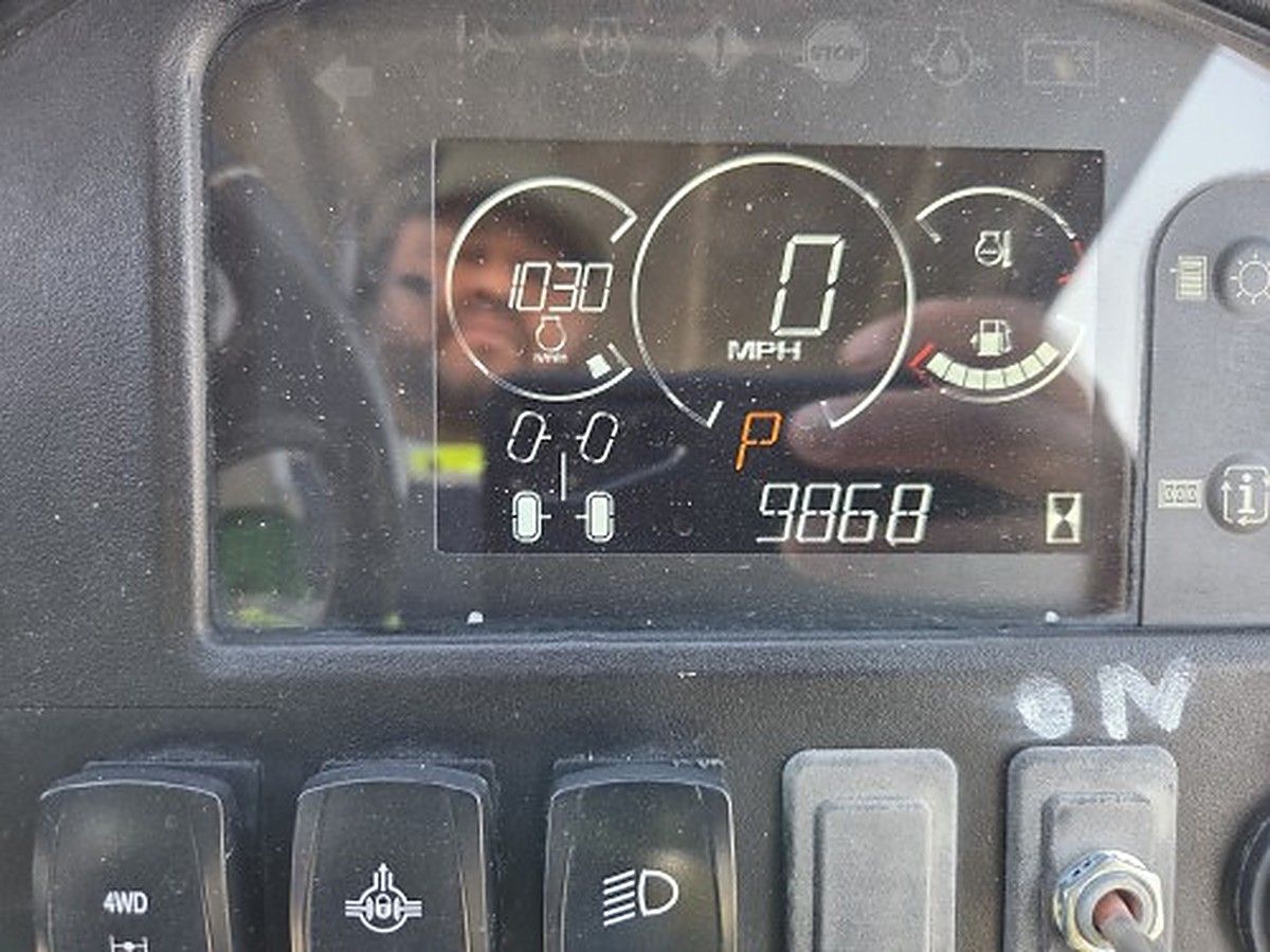 JOHN DEERE XUV855M photo 5
