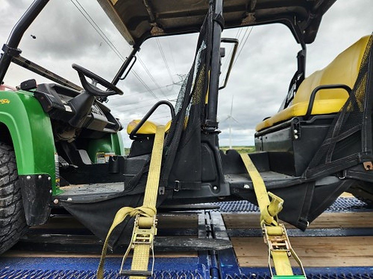 JOHN DEERE XUV855M photo 7