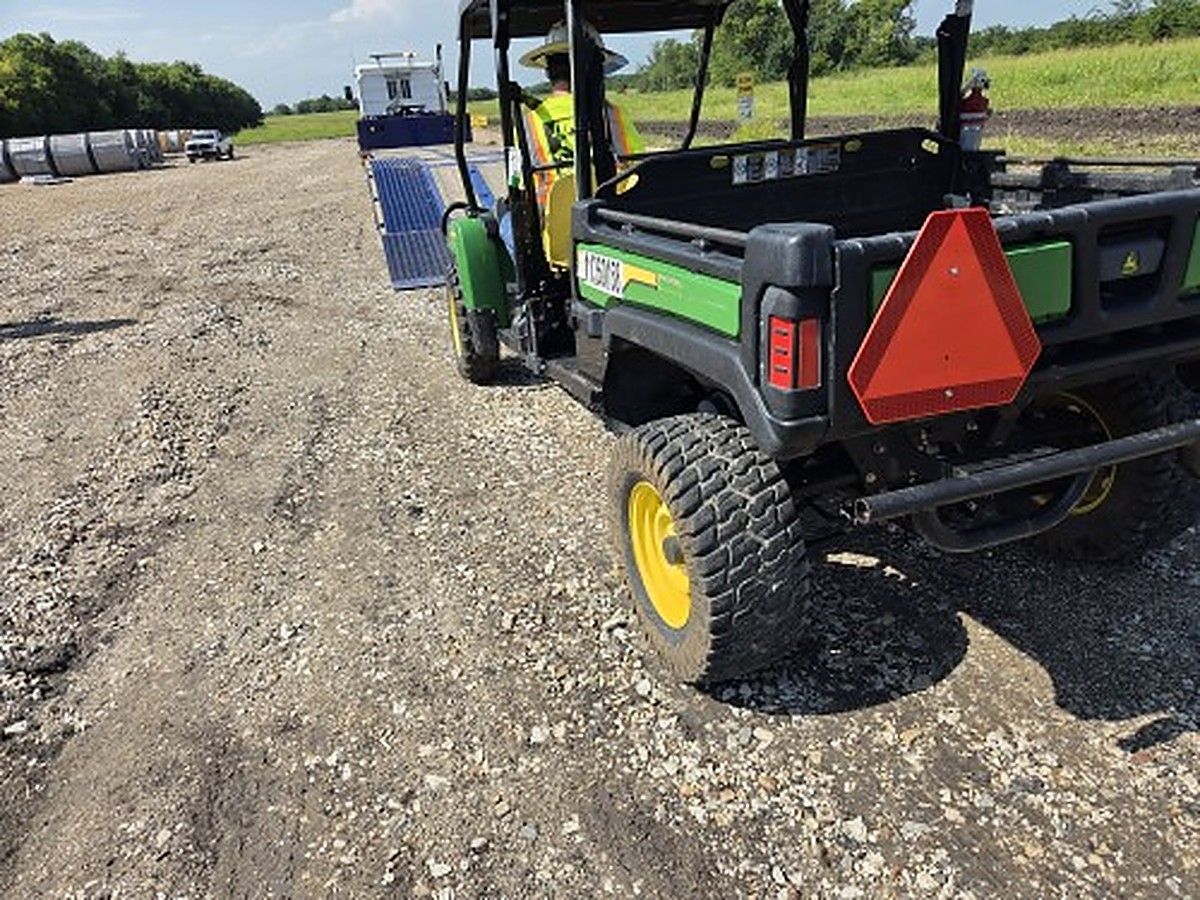 JOHN DEERE XUV855MS4 photo 5