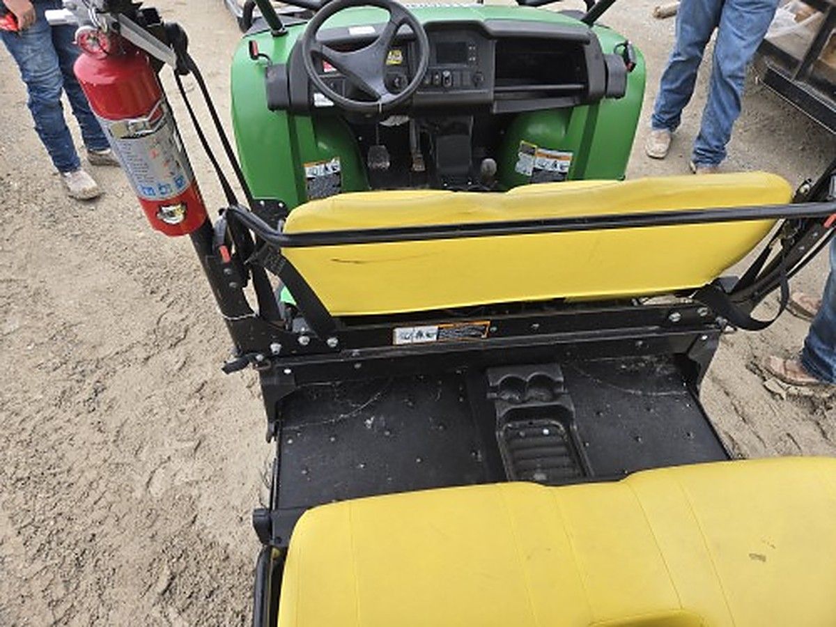 JOHN DEERE XUV855MS4 photo 6