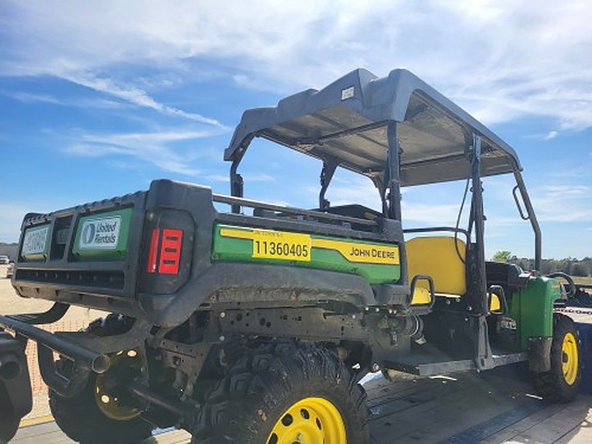 JOHN DEERE XUV855MS4 photo 2