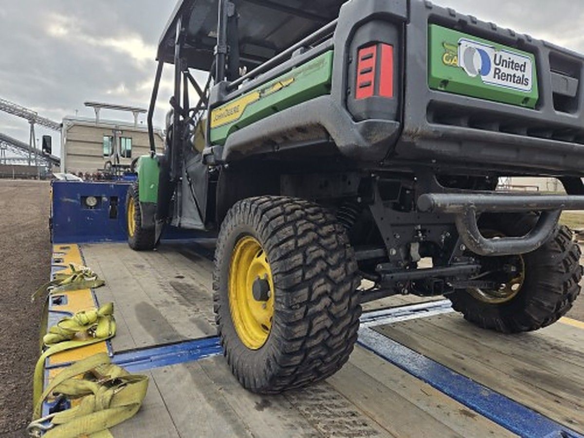 JOHN DEERE XUV855MS4 photo 5