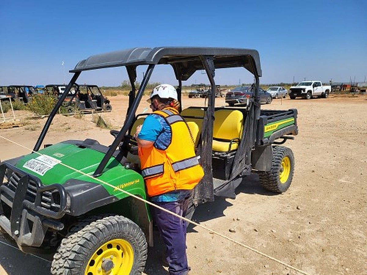 JOHN DEERE XUV855MS4 photo 4