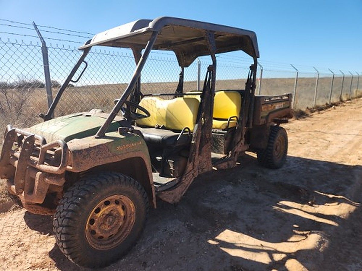 JOHN DEERE XUV855MS4 photo 2