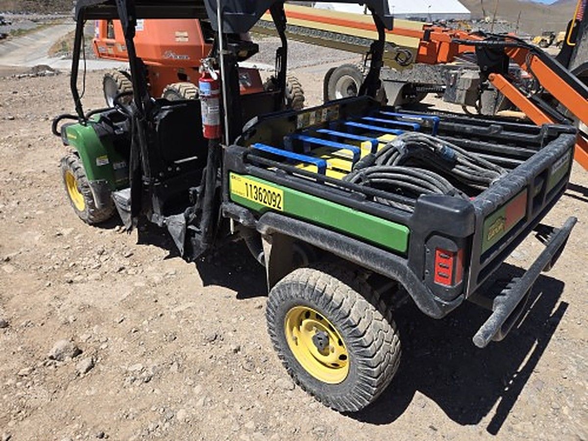 JOHN DEERE XUV855MS4 photo 8