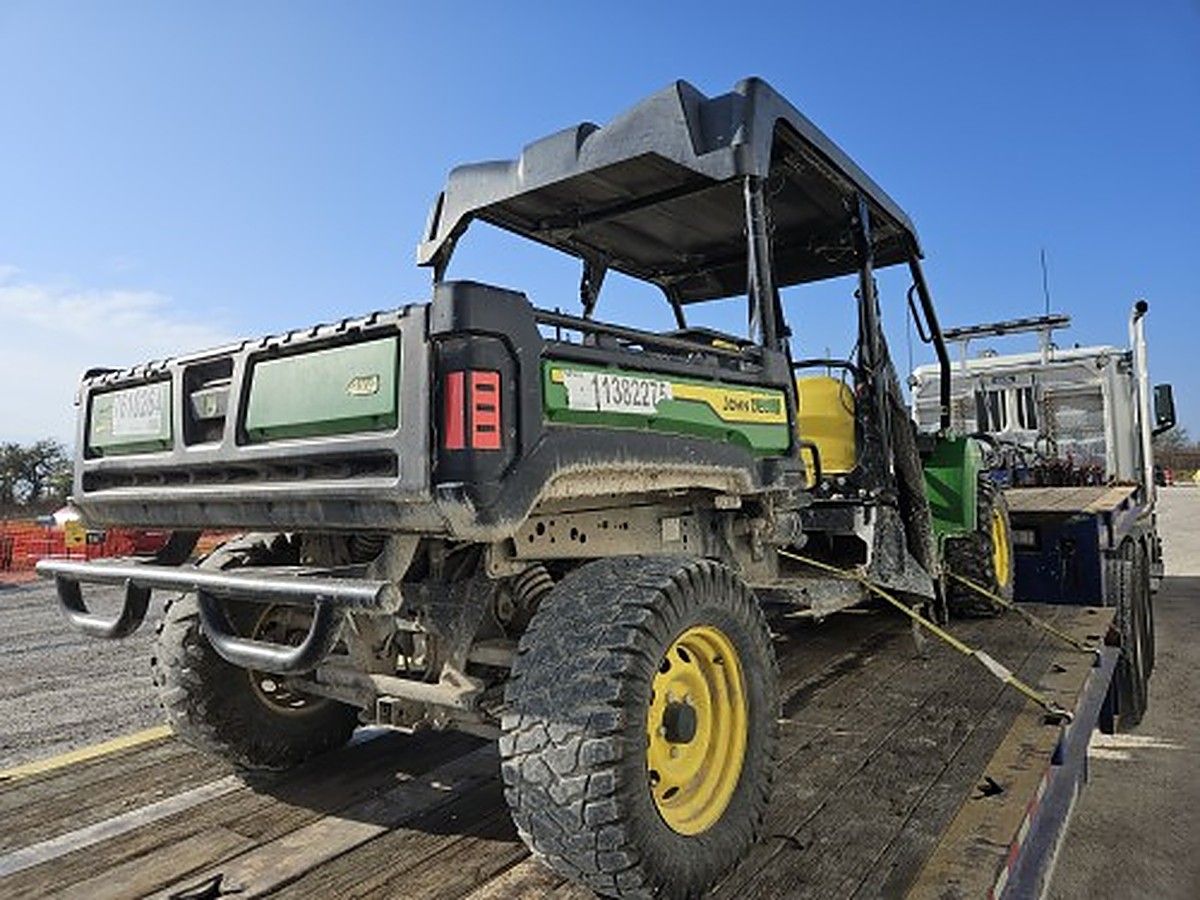 JOHN DEERE XUV855MS4 photo 5