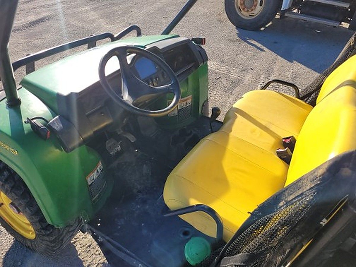 JOHN DEERE XUV855MS4 photo 7