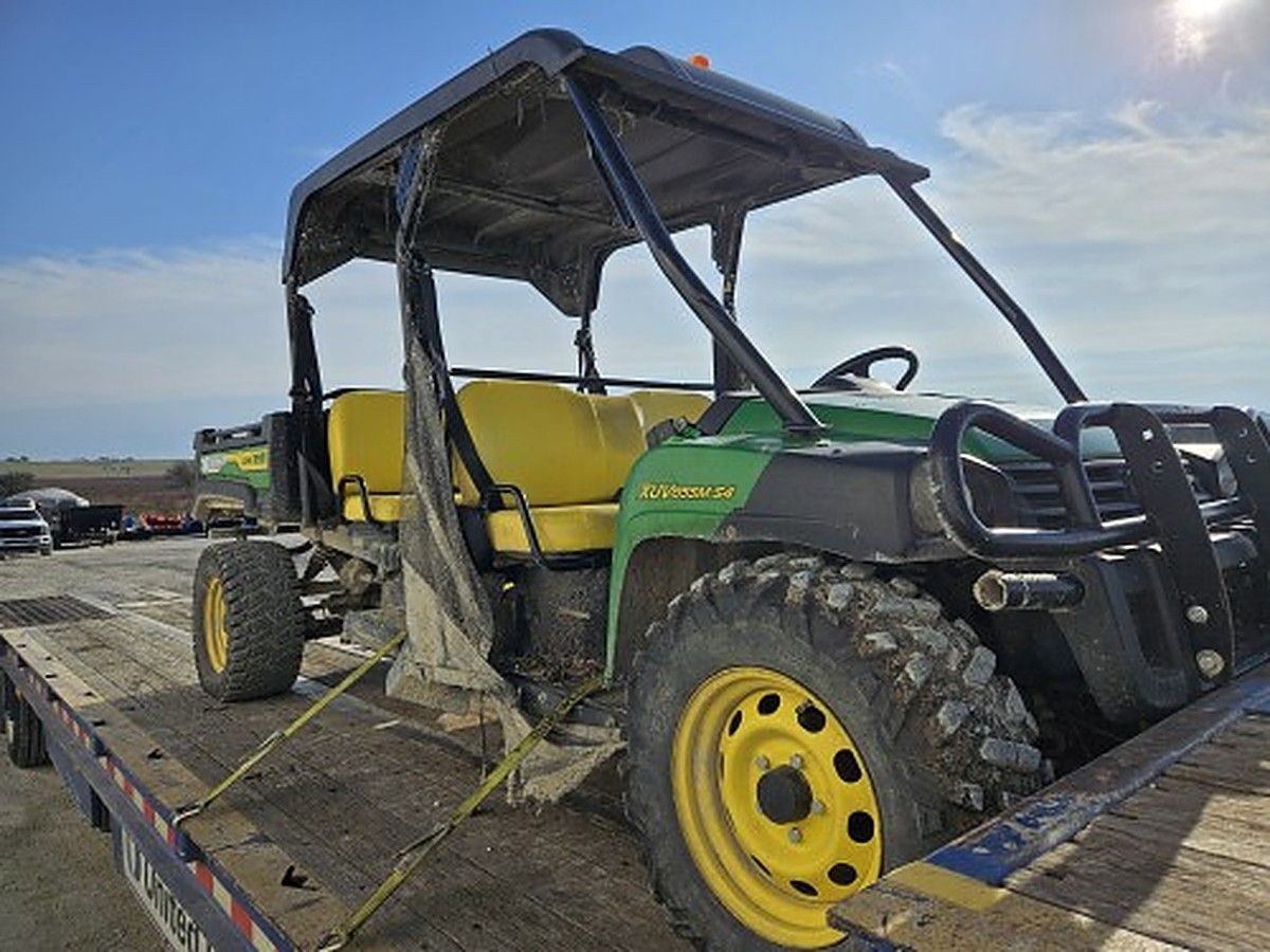 JOHN DEERE XUV855MS4 photo 8