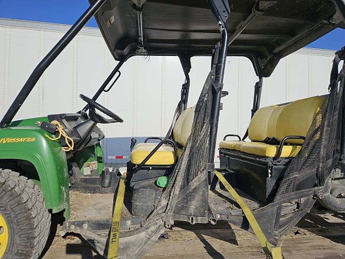 JOHN DEERE XUV855MS4 photo 10