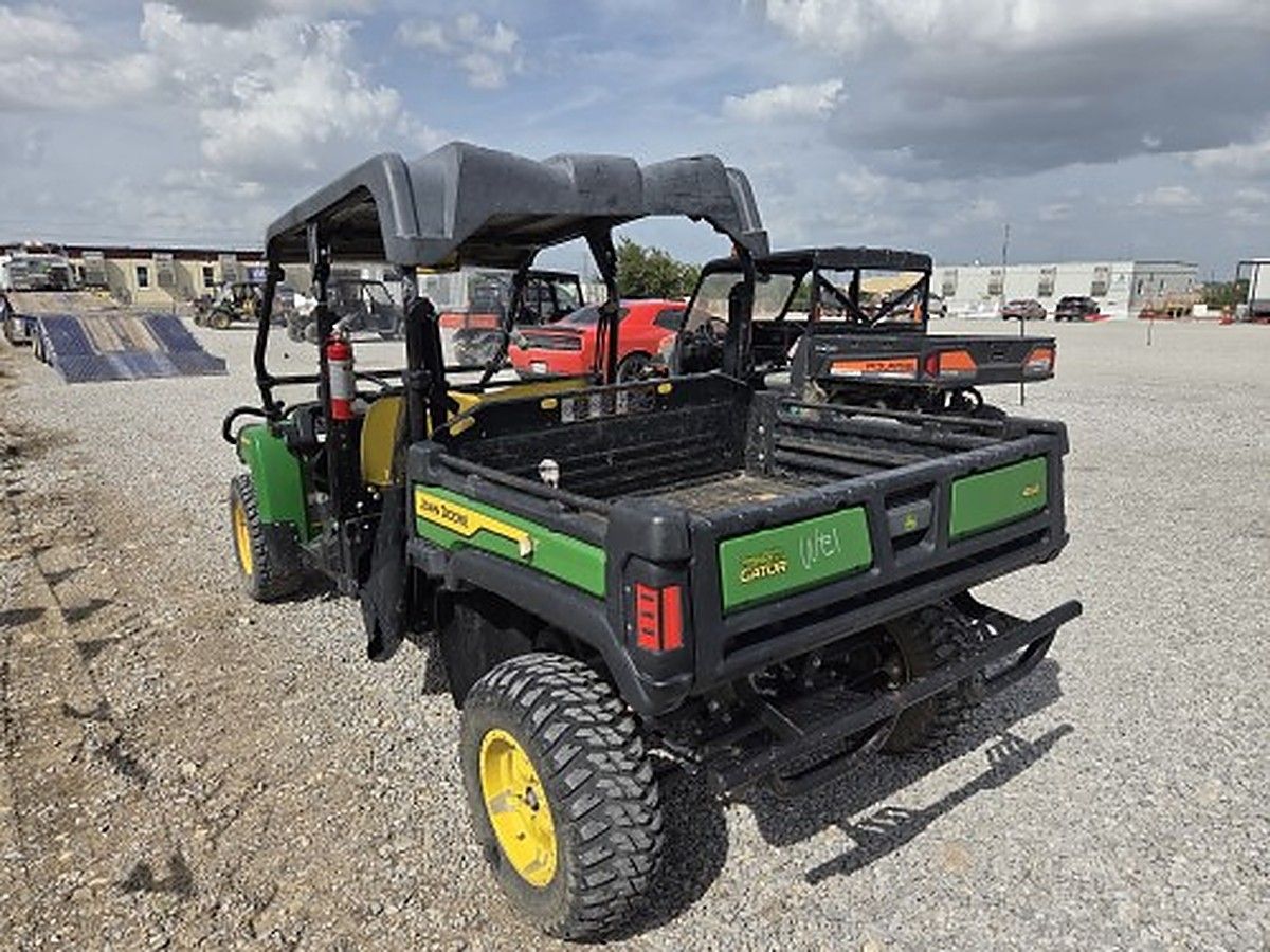 JOHN DEERE XUV855MS4 photo 3