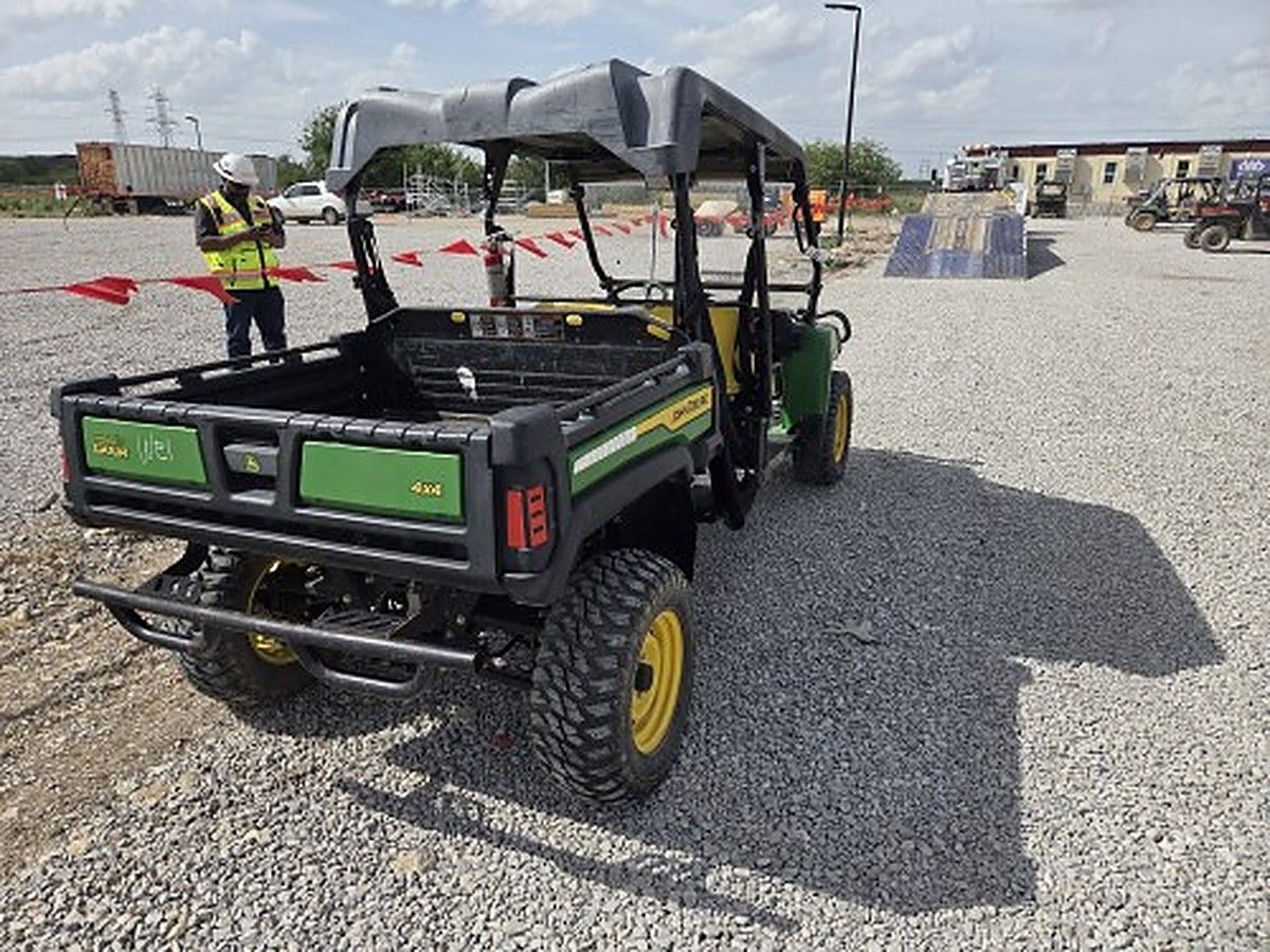JOHN DEERE XUV855MS4 photo 4