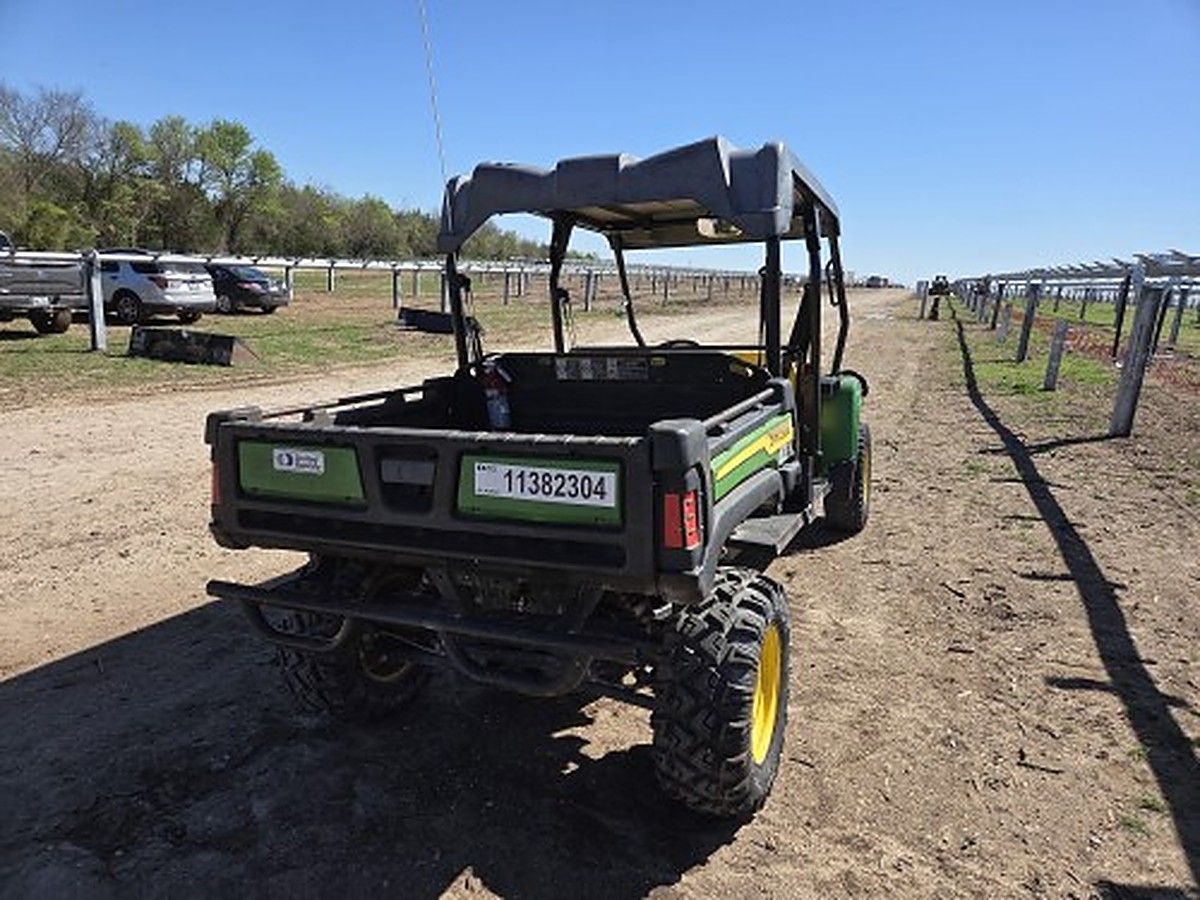 JOHN DEERE XUV855MS4 photo 2