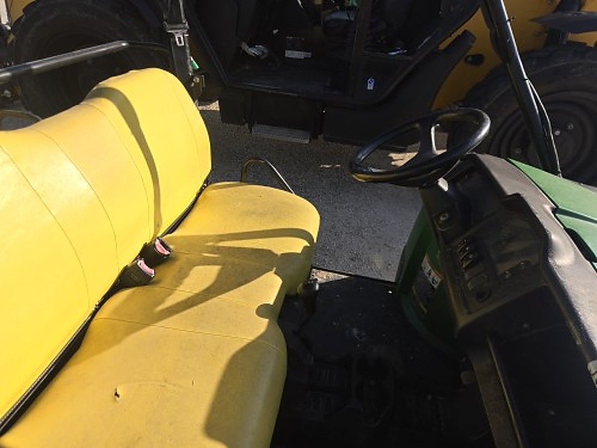 JOHN DEERE XUV855MS4 photo 5