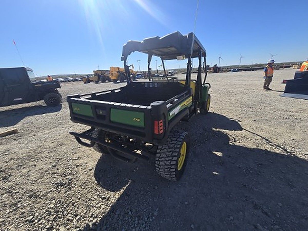 JOHN DEERE XUV855MS4 photo 3