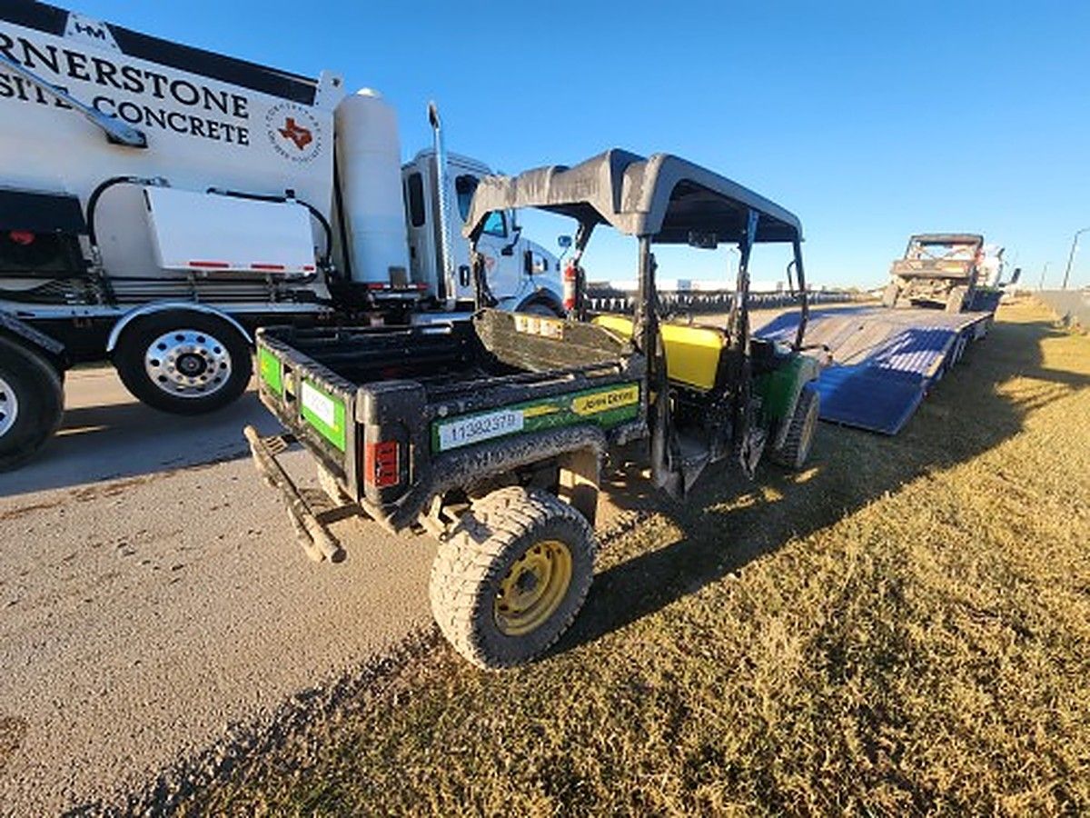JOHN DEERE XUV855MS4 photo 2