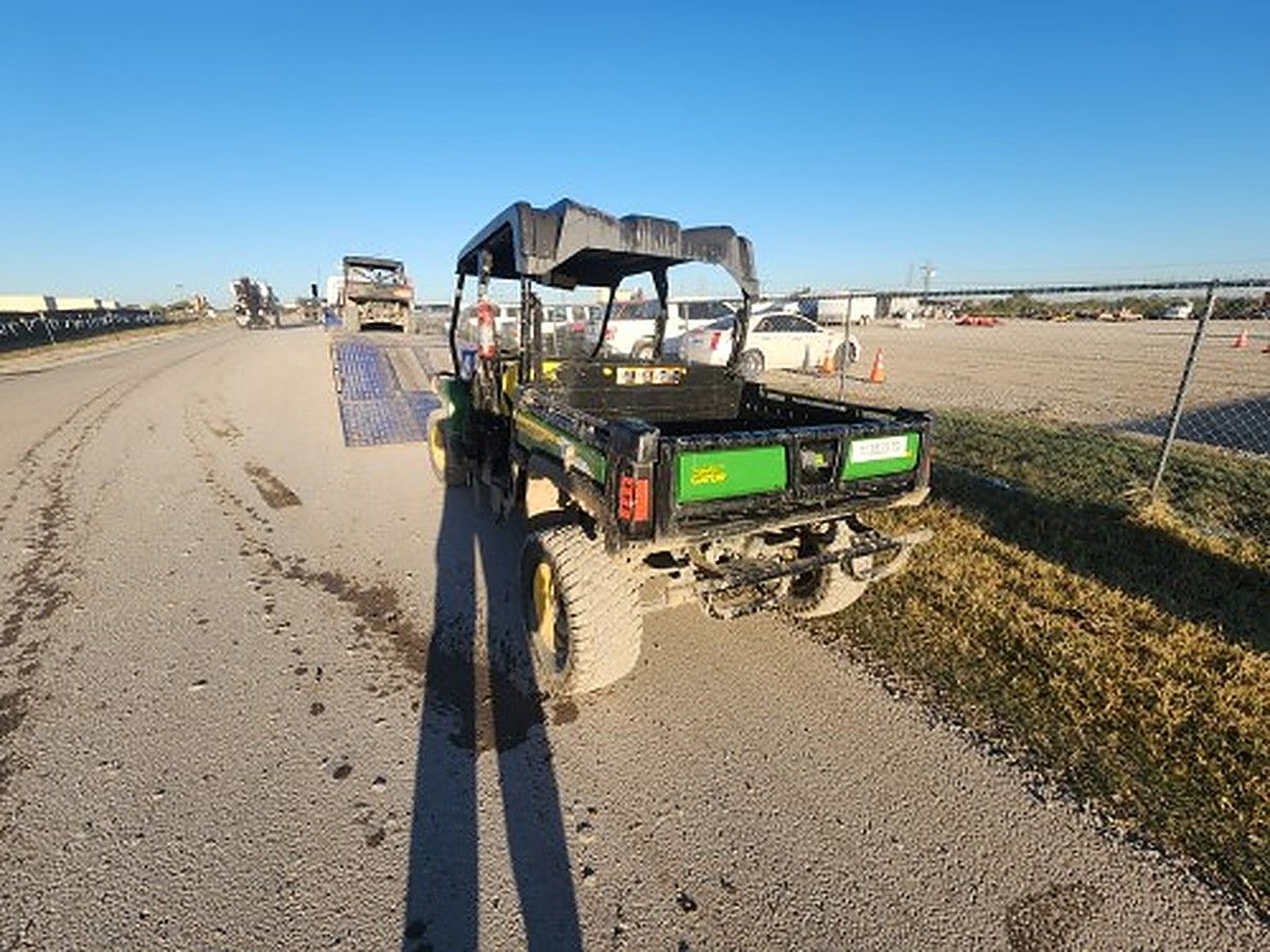 JOHN DEERE XUV855MS4 photo 4