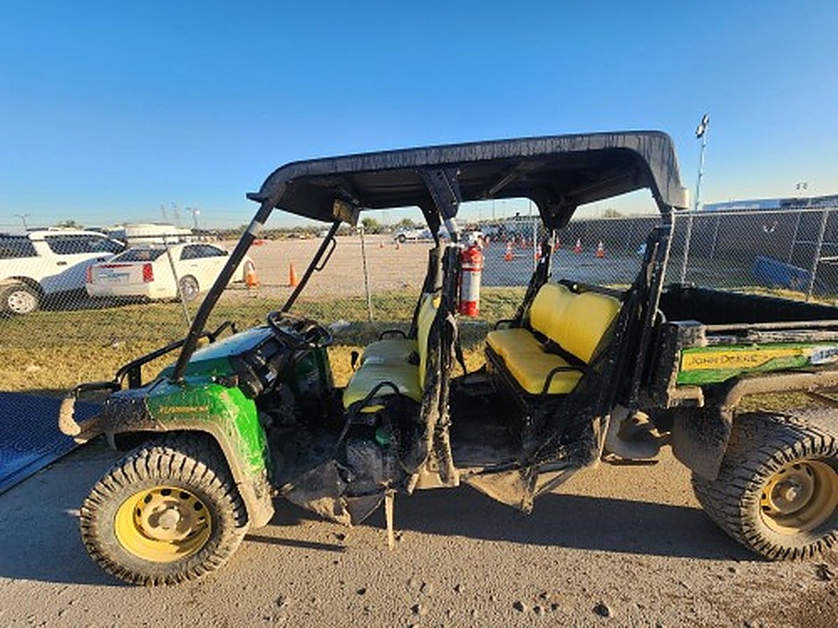 JOHN DEERE XUV855MS4 photo 5