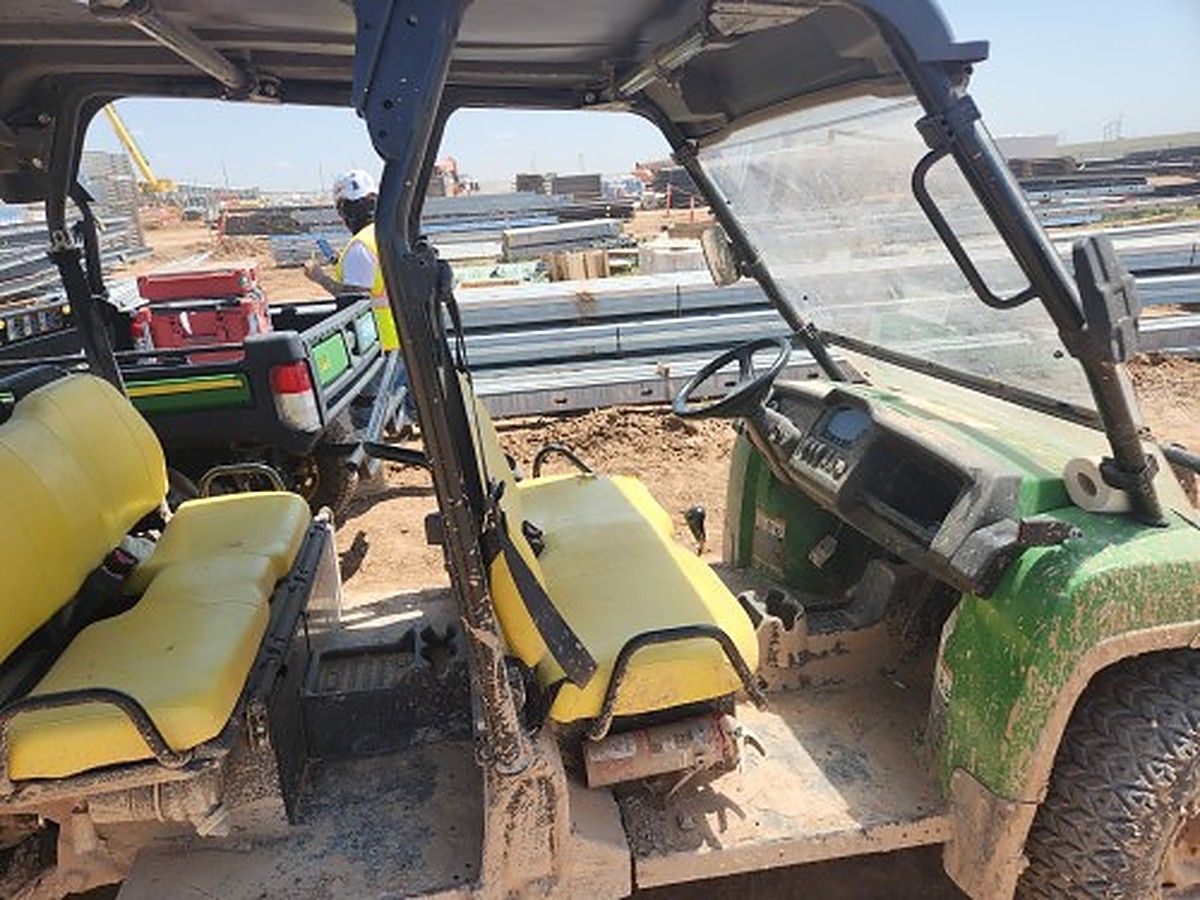 JOHN DEERE XUV855MS4 photo 10