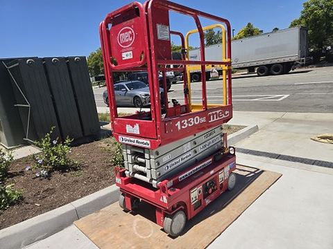 2022 MEC 1330SE Scissor Lift 10-13' Electric
