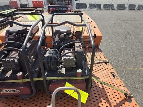 2022 MI-T-M CWC-5004-4MGH Pressure Washer 5000 Psi