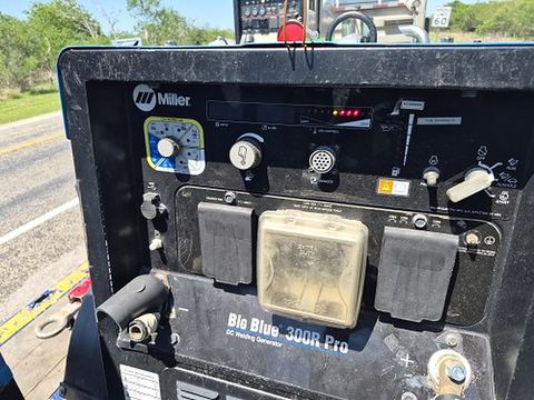 2022 MILLERELEC BIG BLUE 300R Welder Arc 300 Amp Gas/Diesel Towable
