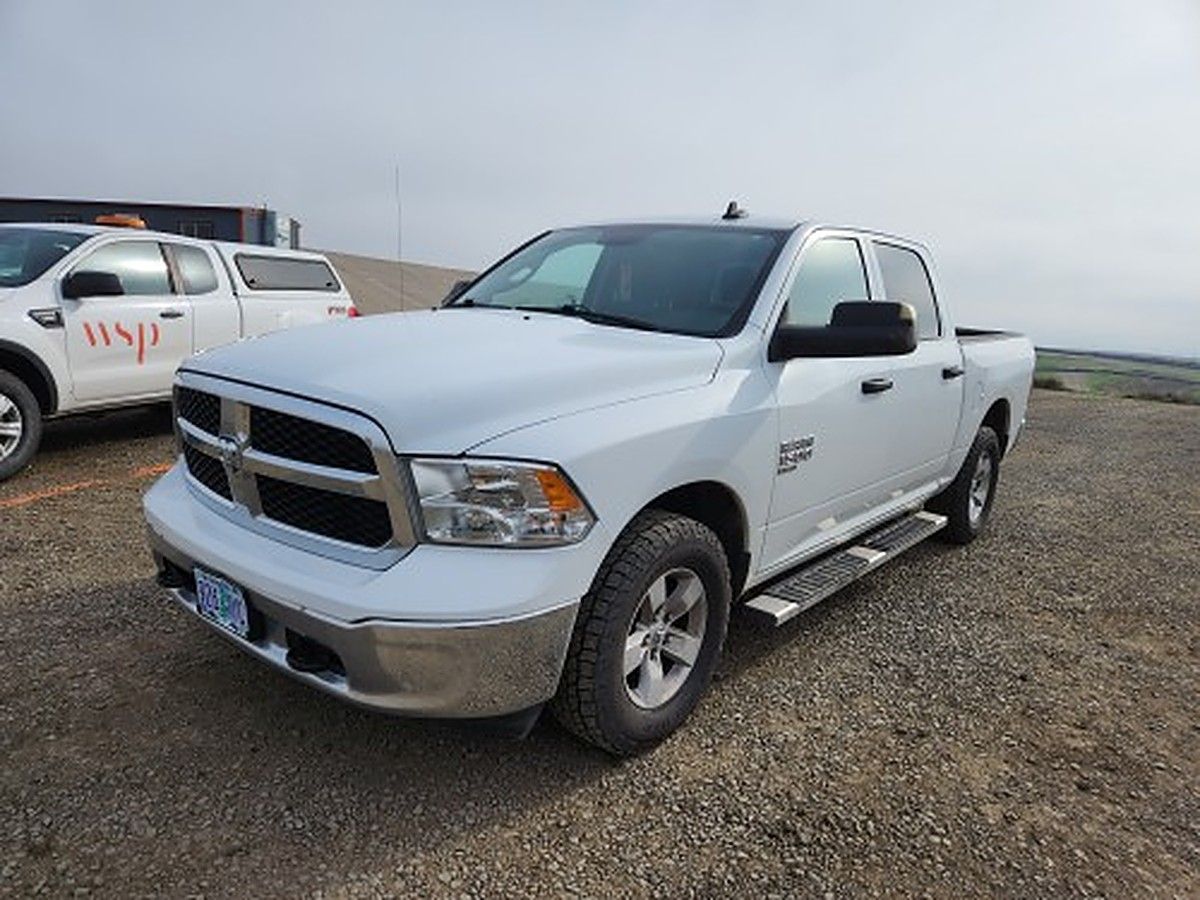 RAM 1500CREWSLTG4WD photo 2