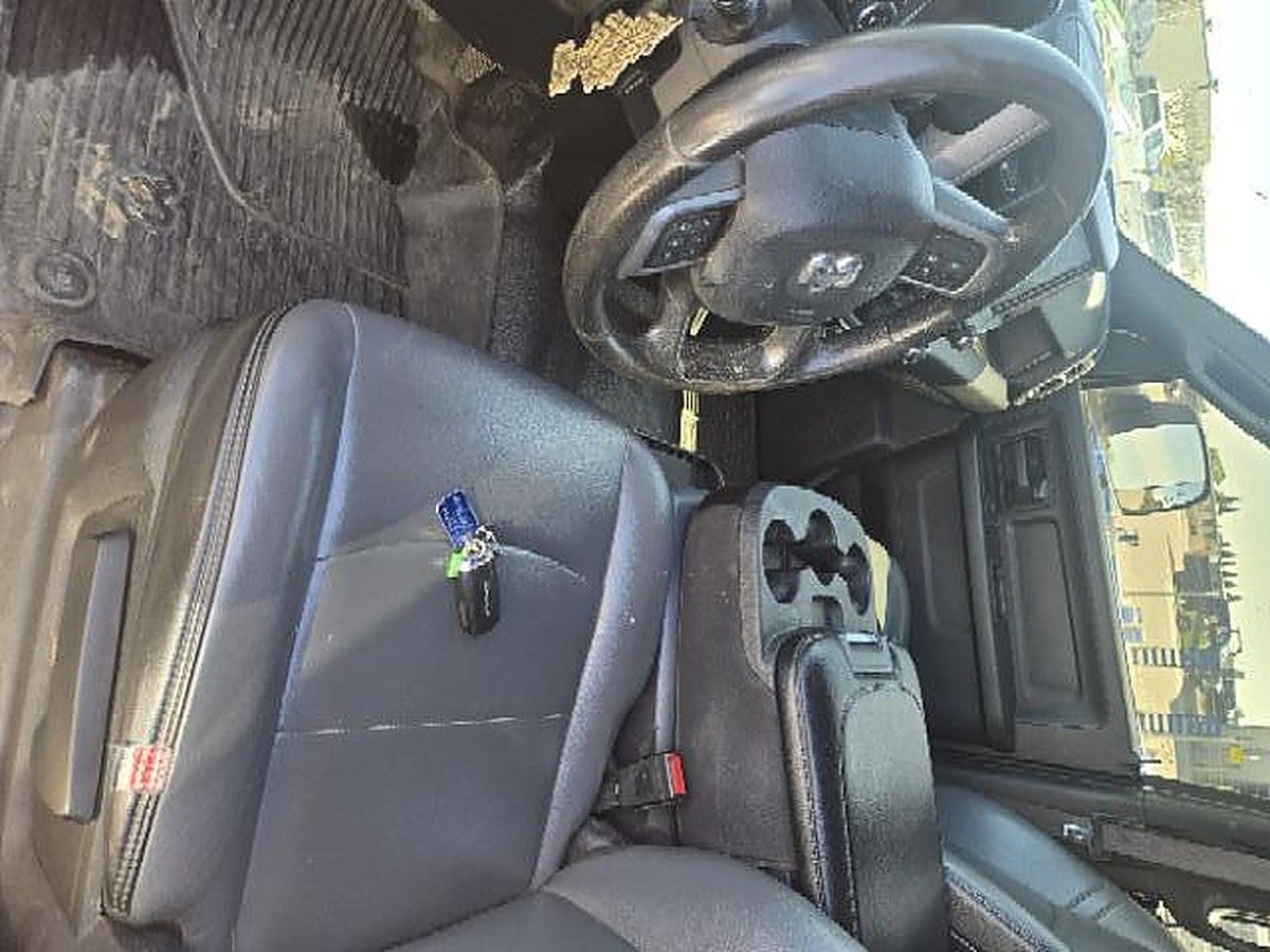 RAM 2500CREWTMG4WD photo 3