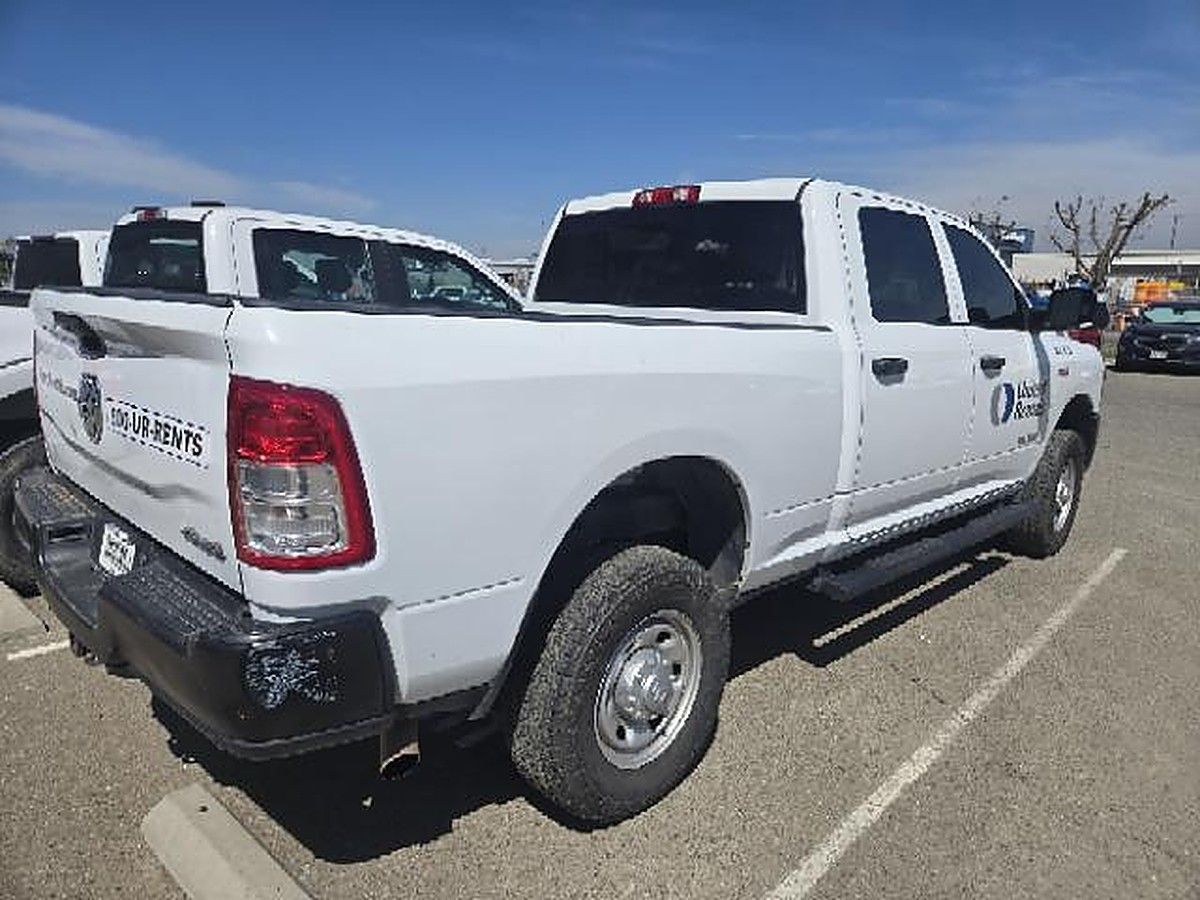 RAM 2500CREWTMG4WD photo 4
