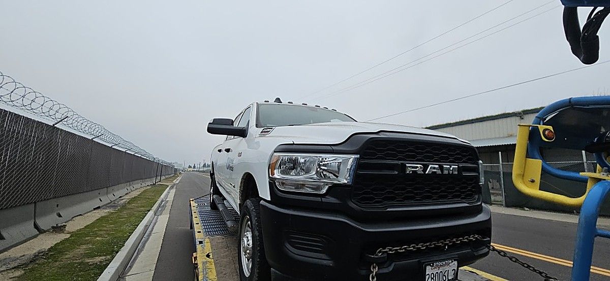 RAM 2500CREWTMG4WD photo 2