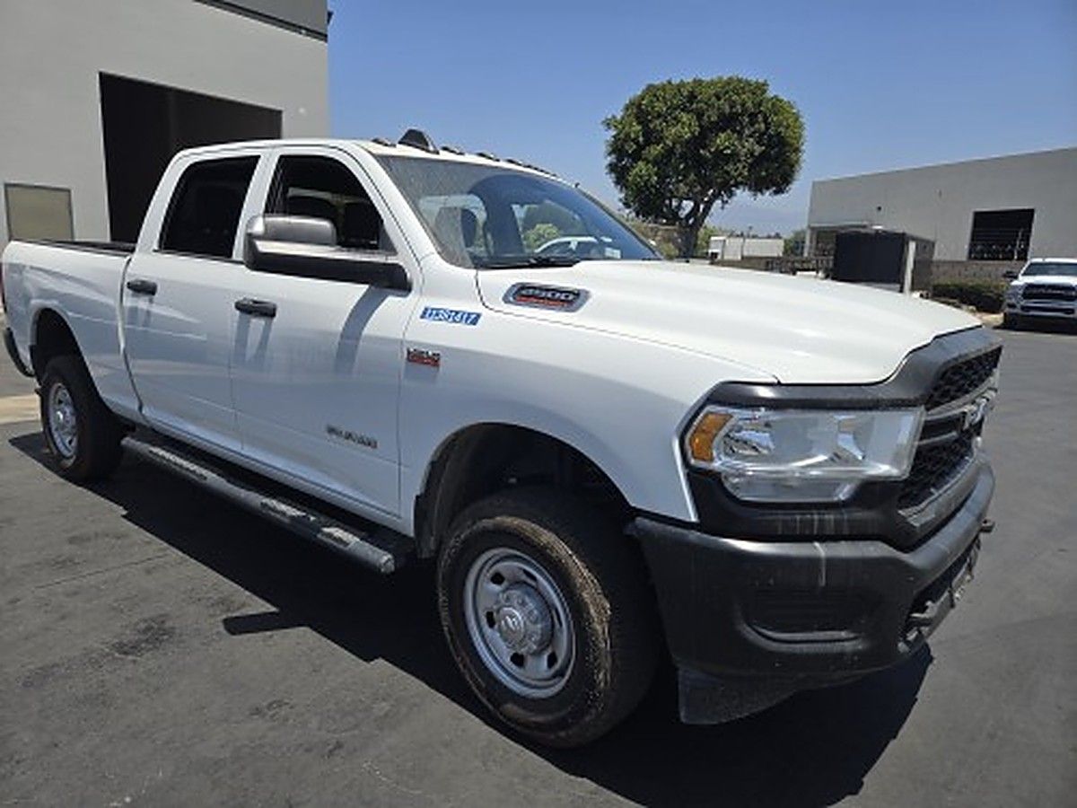 RAM 2500CREWTMG4WD photo 4